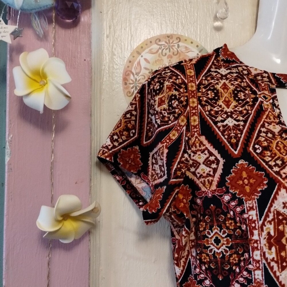 B&B Boutique (S) Patterned Keyhole Neck Mini - Picture 3 of 8